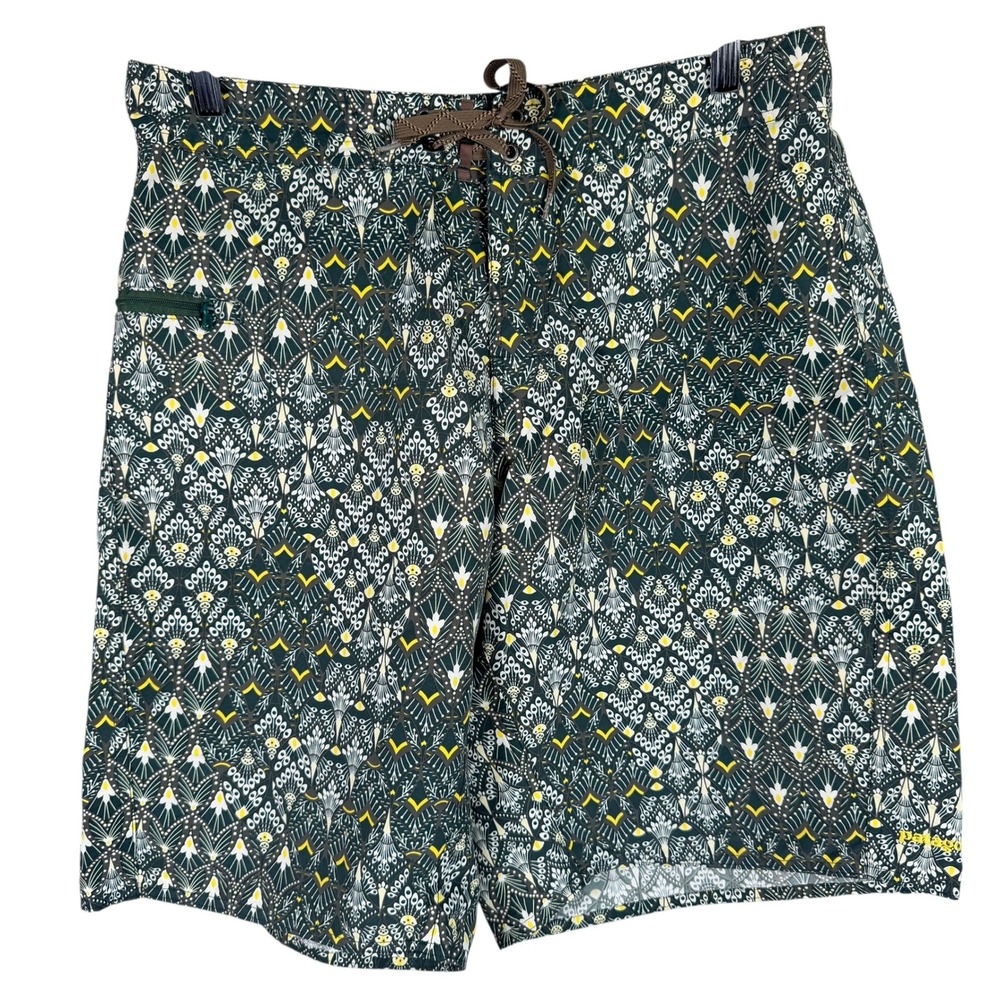 Patagonia Board Shorts Mens 32 Green Geometric Peacock Print Swim Trunks‎ Nylon